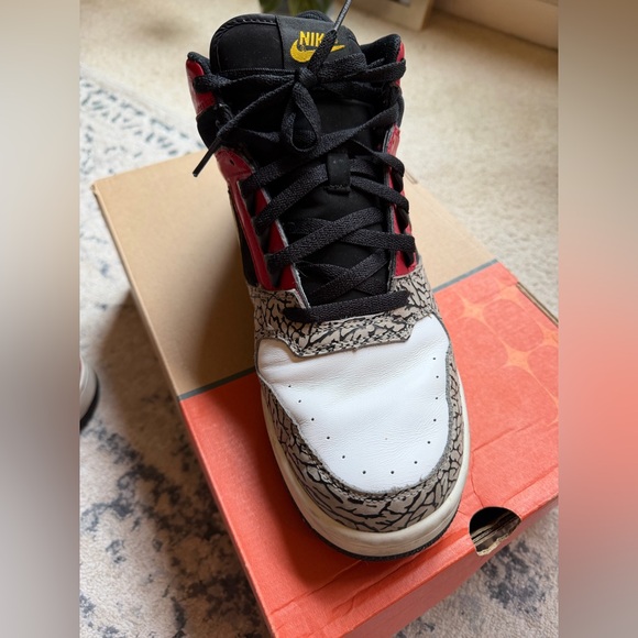 Nike Delta Force 3/4 Deluxe Sport Red Cement Metallic Gold Shoes, Mens Size:12 - Picture 8 of 17